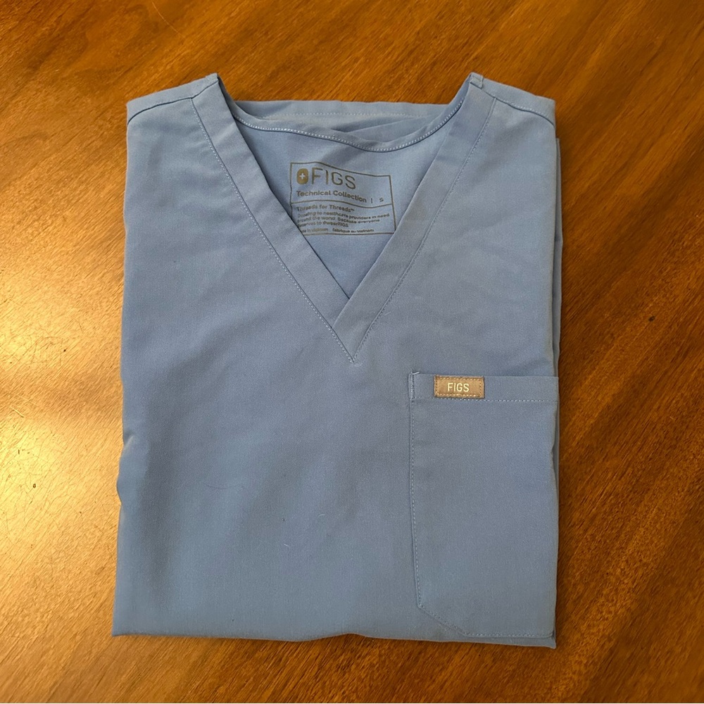 FIGS Scrub Top